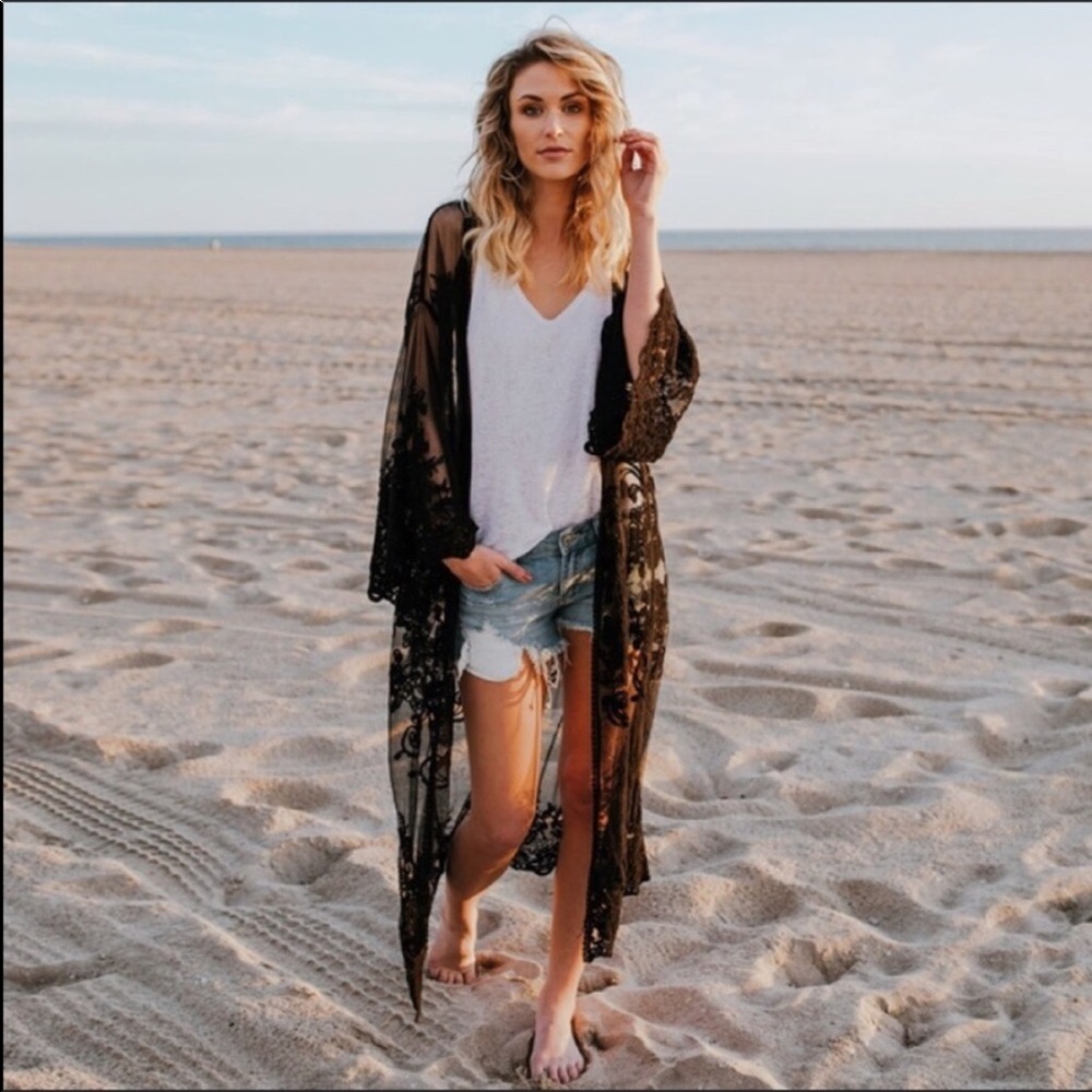 ✨RESTOCKED Boho Lace Coverup Kimono✨ - Picture 3 of 3